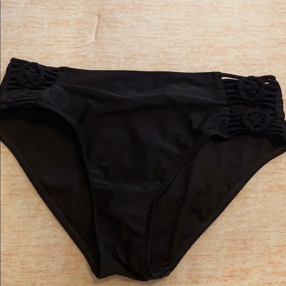 black high waisted bottoms! - Picture 1 of 3
